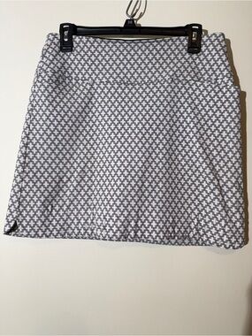 Patterned Gray & White Skort